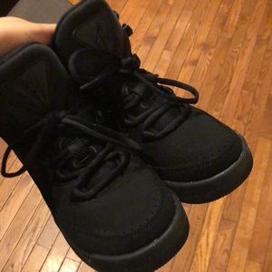 Like new all black Jordan’s